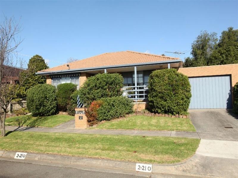 2/210 Gallaghers Road, Glen Waverley VIC 3150