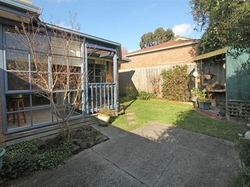 2/210 Gallaghers Road, Glen Waverley VIC 3150
