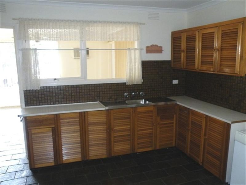 35 Roberts Street, Glen Waverley VIC 3150