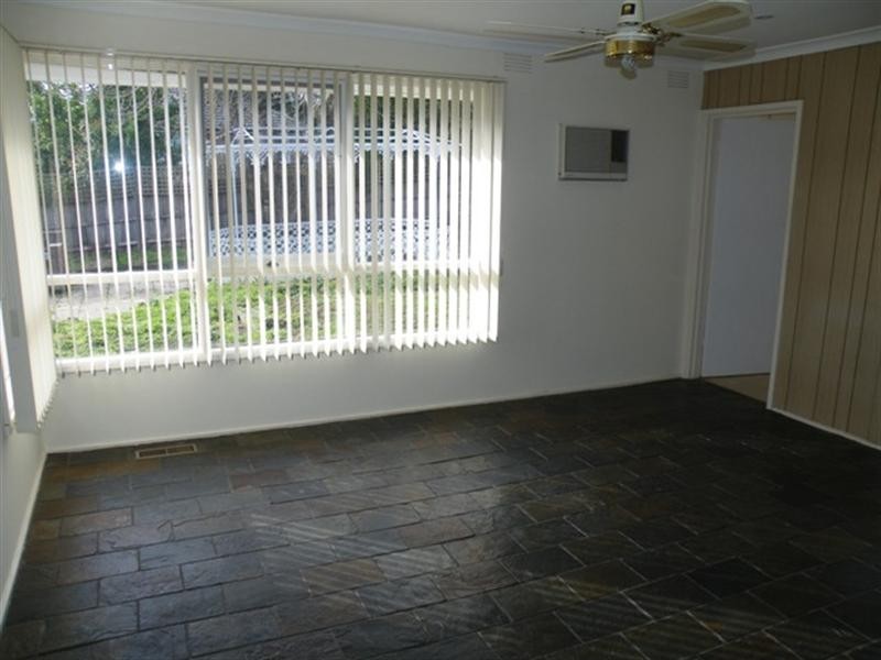 35 Roberts Street, Glen Waverley VIC 3150