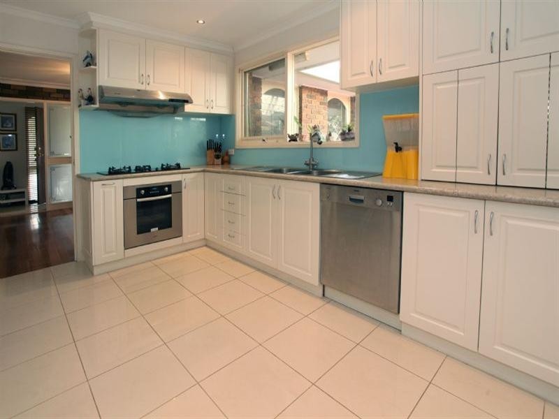 16 Phoenix Drive, Wheelers Hill VIC 3150