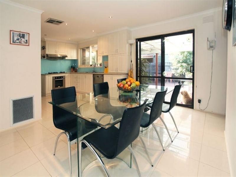 16 Phoenix Drive, Wheelers Hill VIC 3150