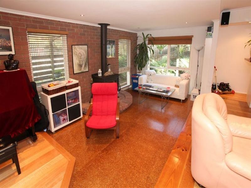 16 Phoenix Drive, Wheelers Hill VIC 3150