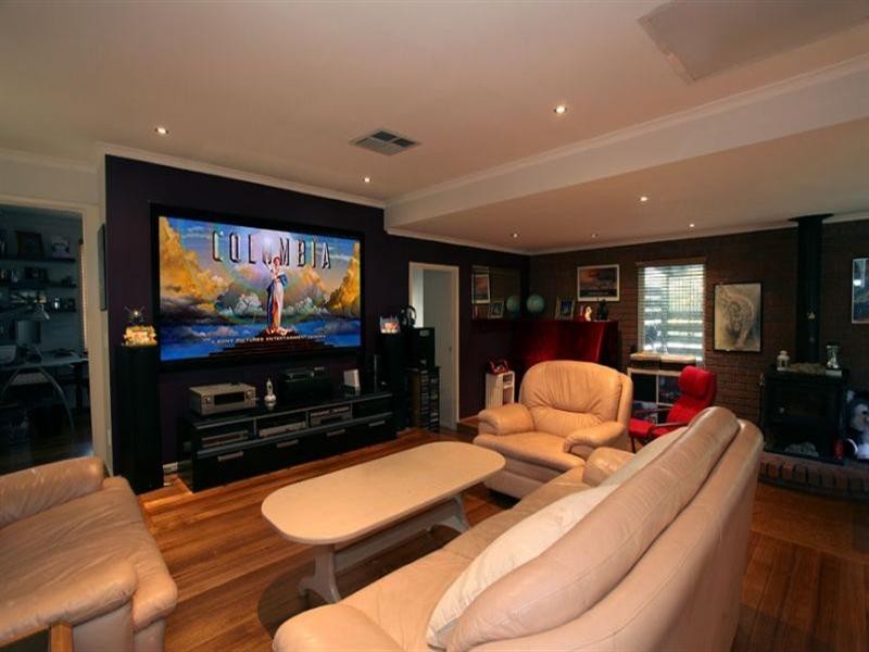 16 Phoenix Drive, Wheelers Hill VIC 3150