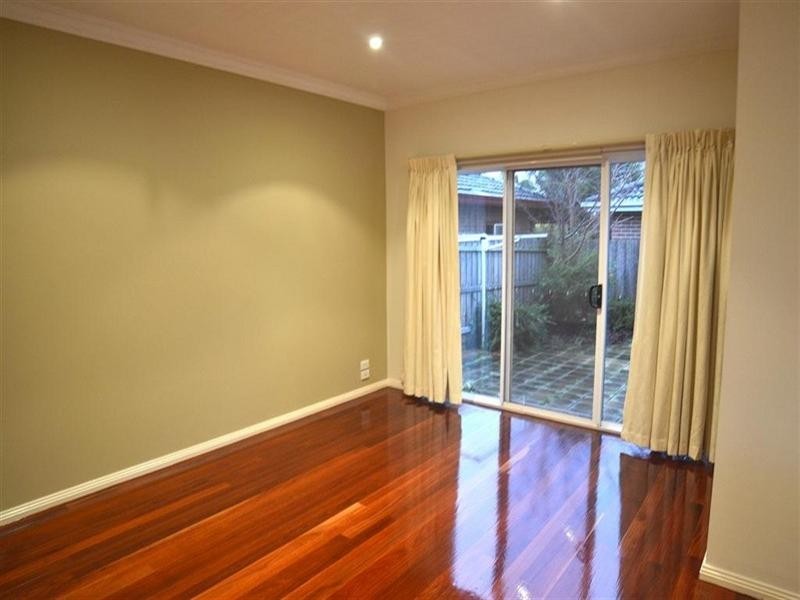 1/25 Golden Grove, Glen Waverley VIC 3150