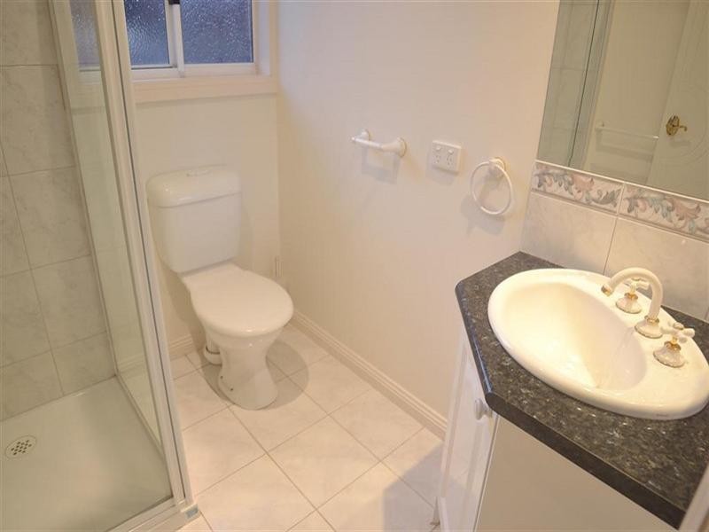 1/25 Golden Grove, Glen Waverley VIC 3150