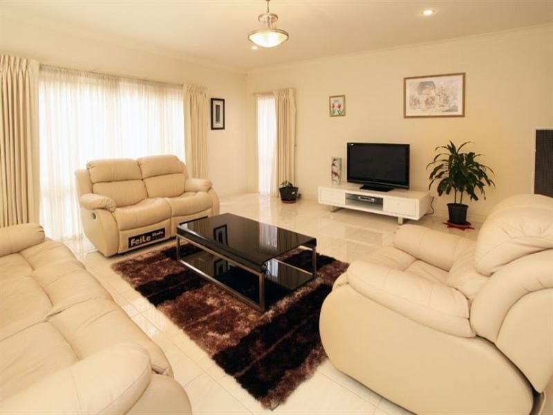 34 Arlington Drive, Glen Waverley VIC 3150