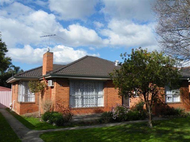 12 Rivett Crescent, Mulgrave VIC 3170