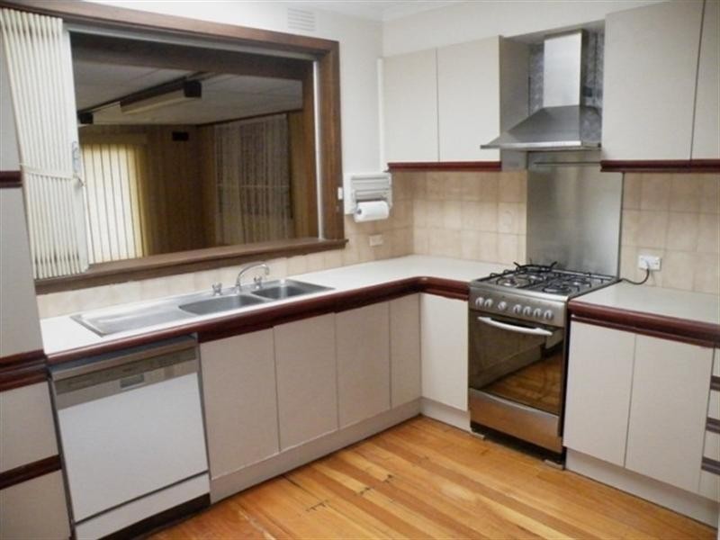 12 Rivett Crescent, Mulgrave VIC 3170