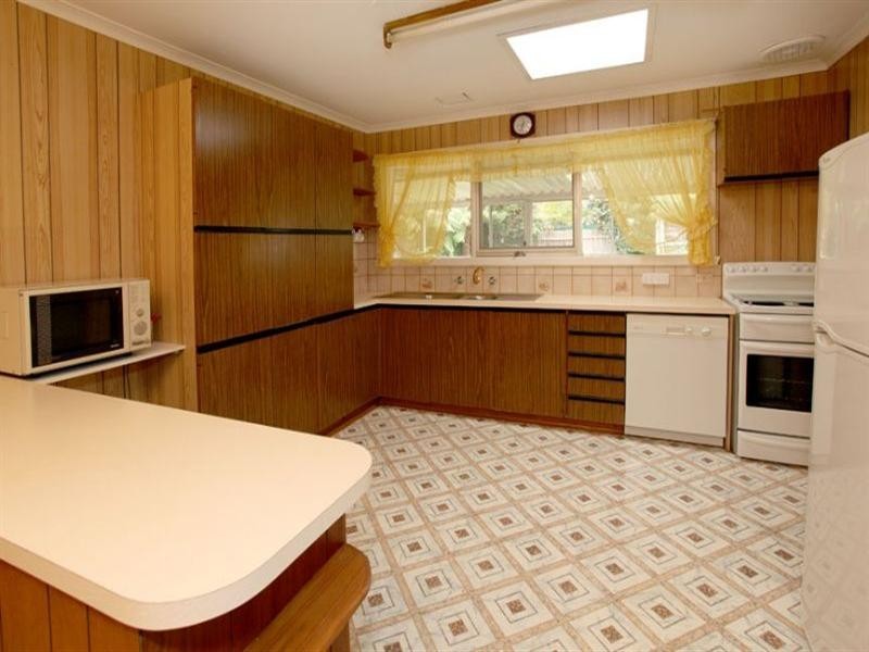 33 Ranfurlie Drive, Glen Waverley VIC 3150