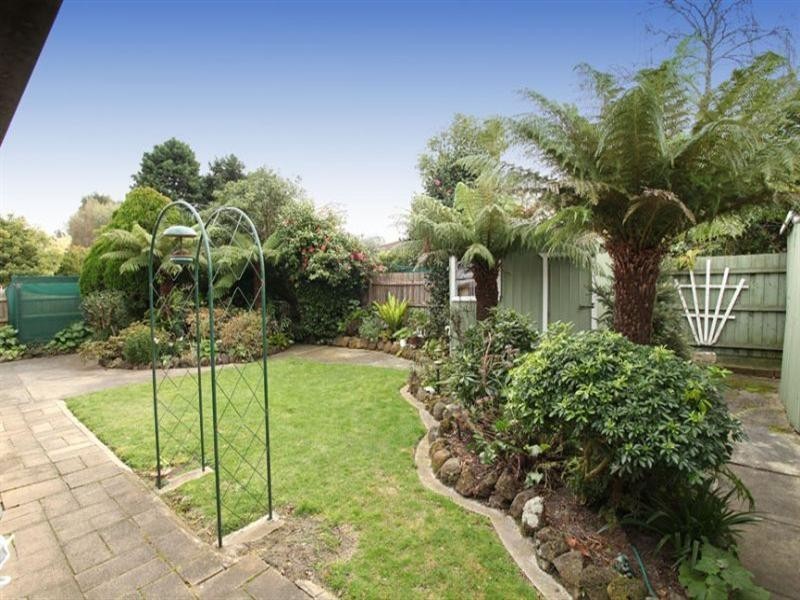 33 Ranfurlie Drive, Glen Waverley VIC 3150