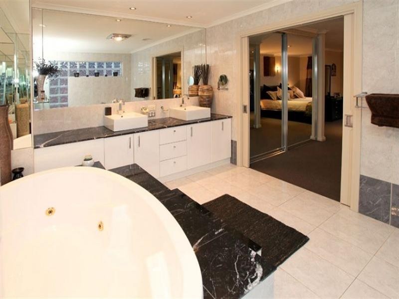 106 Grandview Road, Wheelers Hill VIC 3150