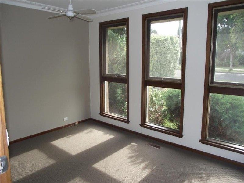 87 Strada Crescent, Wheelers Hill VIC 3150