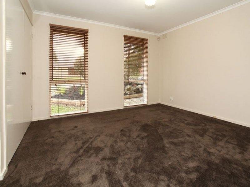 9 Taunton Crescent, Scoresby VIC 3179