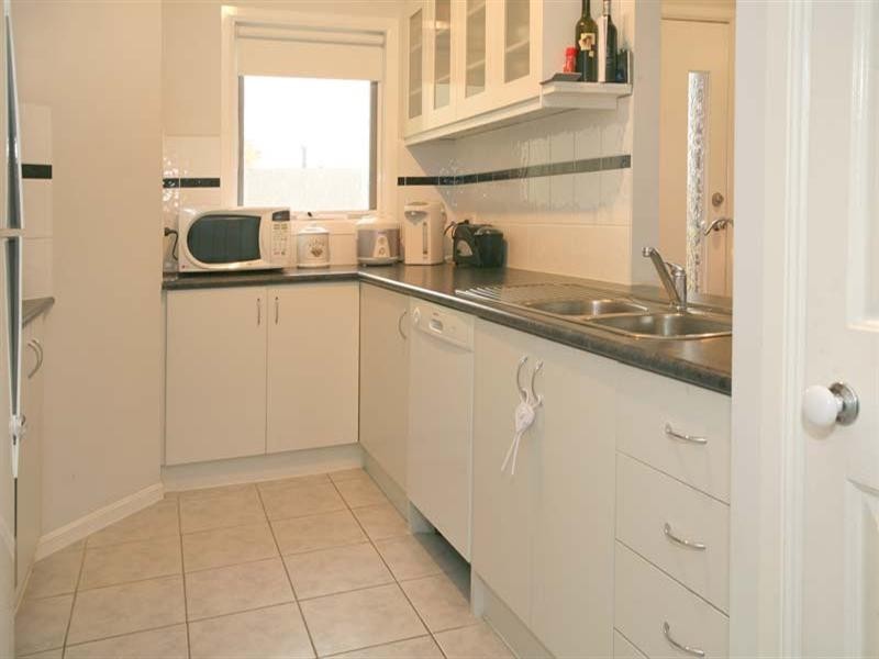 4/22 Tulloch Grove, Glen Waverley VIC 3150