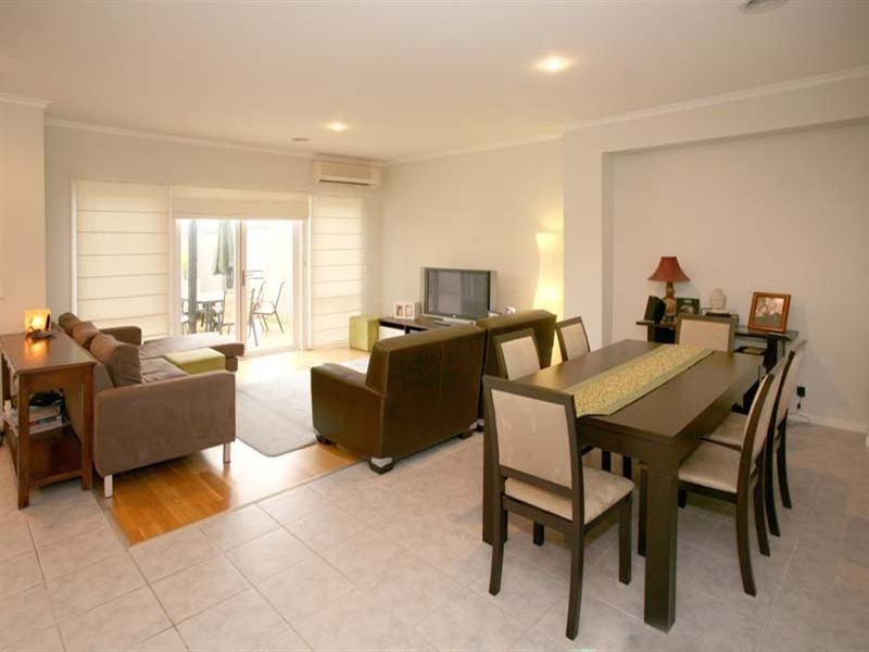 4/22 Tulloch Grove, Glen Waverley VIC 3150