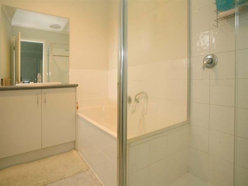 4/22 Tulloch Grove, Glen Waverley VIC 3150