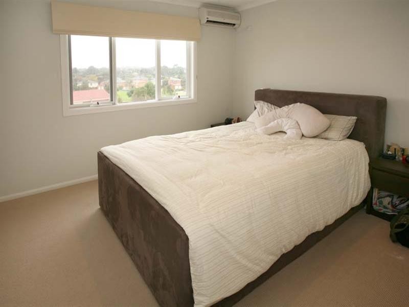 4/22 Tulloch Grove, Glen Waverley VIC 3150