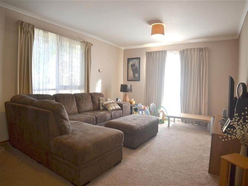 16 Lydia Mary Drive, Berwick VIC 3806