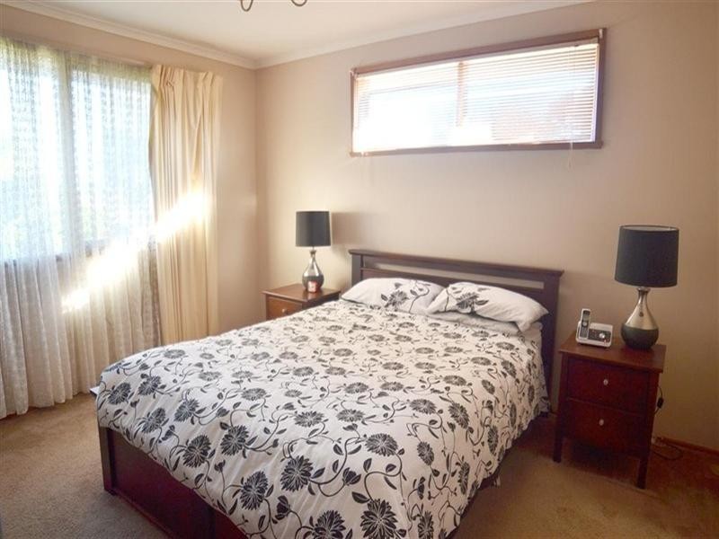 16 Lydia Mary Drive, Berwick VIC 3806