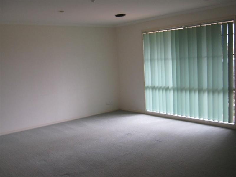 6 Danehill Grove, Berwick VIC 3806