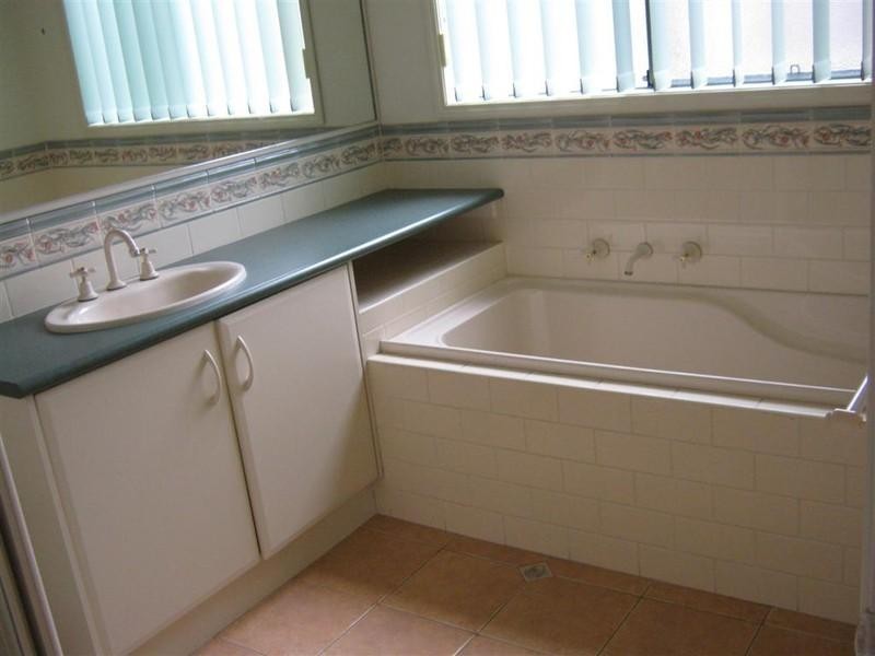 6 Danehill Grove, Berwick VIC 3806