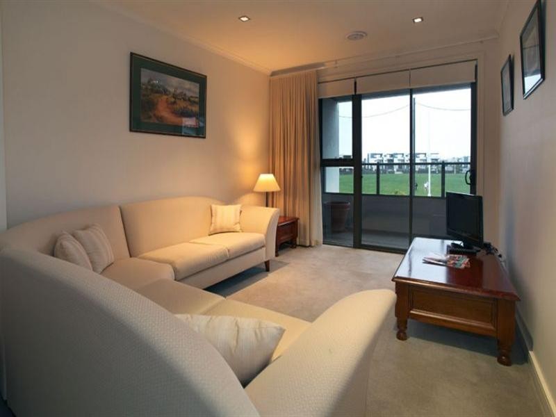 44 Waverley Park Drive, Mulgrave VIC 3170