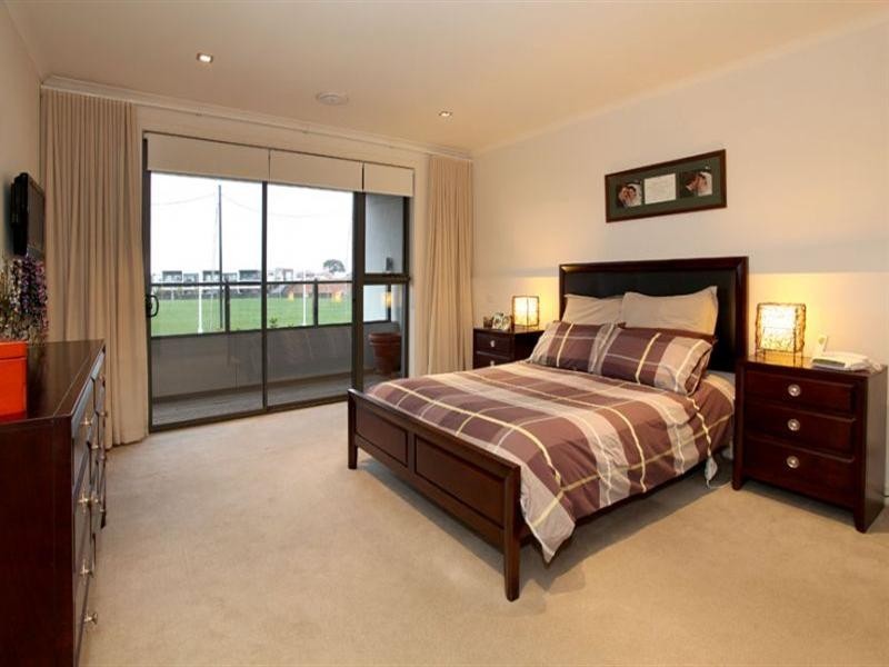 44 Waverley Park Drive, Mulgrave VIC 3170