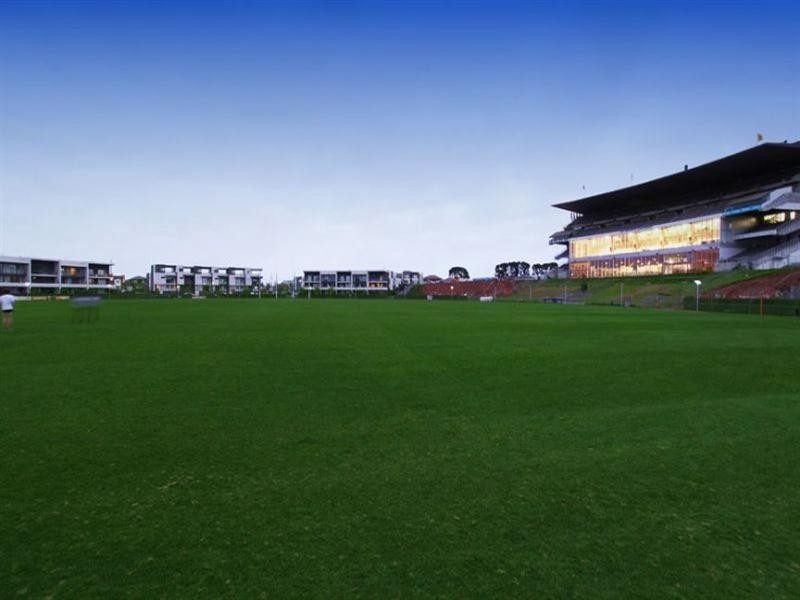 44 Waverley Park Drive, Mulgrave VIC 3170