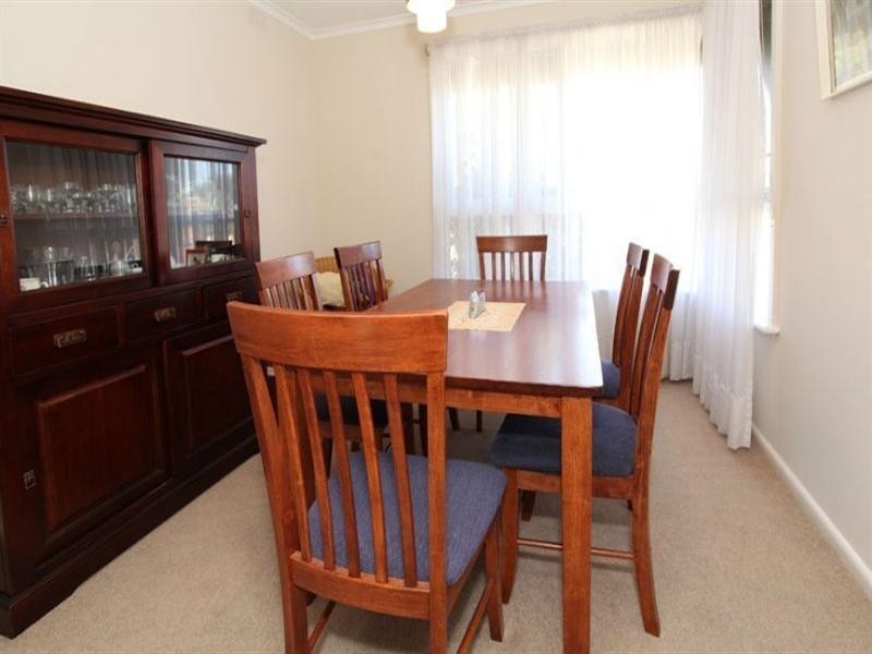 16 Hampstead Crescent, Glen Waverley VIC 3150