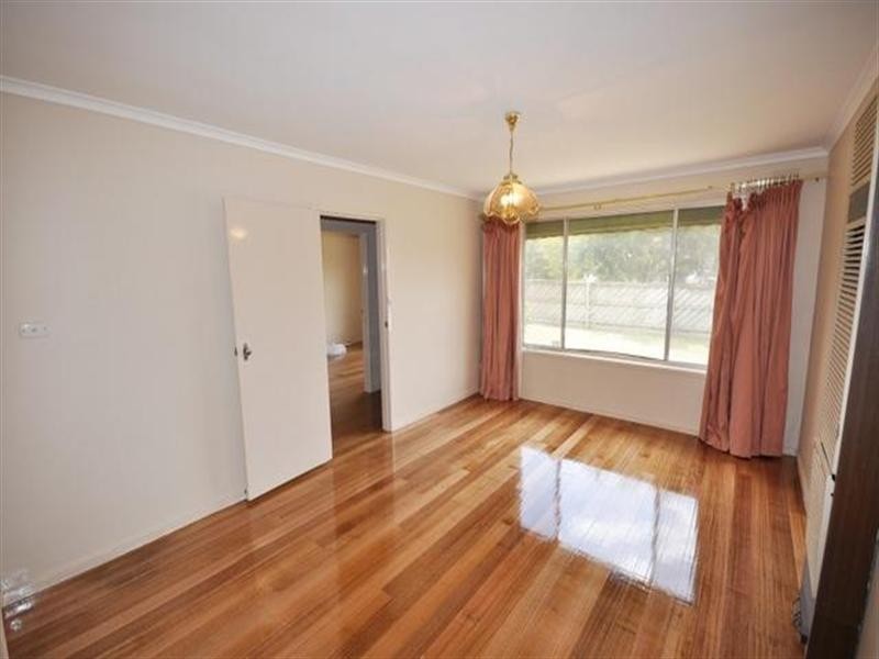 15 Beacon Hills Crescent, Craigieburn VIC 3064