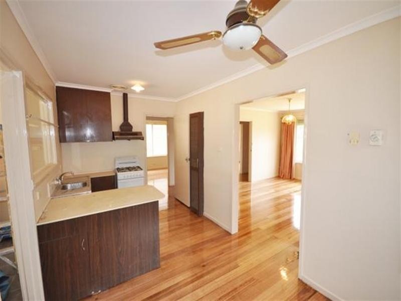 15 Beacon Hills Crescent, Craigieburn VIC 3064