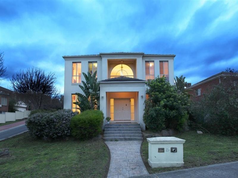 10 Robinson Drive, Burwood East VIC 3151