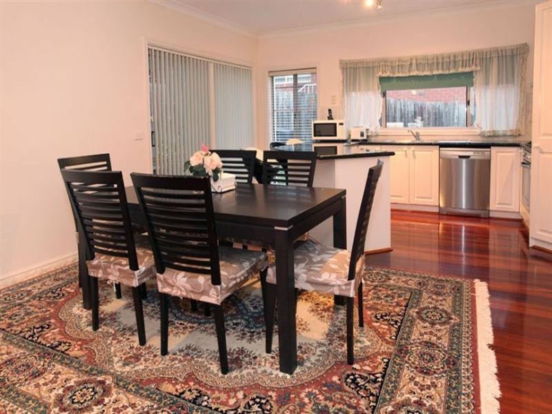 10 Robinson Drive, Burwood East VIC 3151