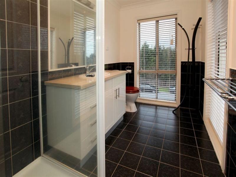 10 Robinson Drive, Burwood East VIC 3151