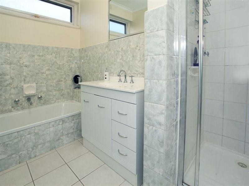 5 Brentwood Drive, Glen Waverley VIC 3150