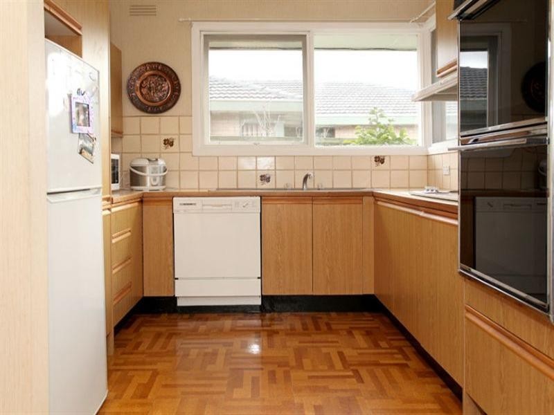 24 Le Gallienne Crescent, Mulgrave VIC 3170