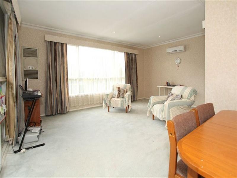 24 Le Gallienne Crescent, Mulgrave VIC 3170