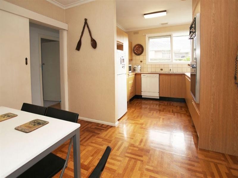 24 Le Gallienne Crescent, Mulgrave VIC 3170