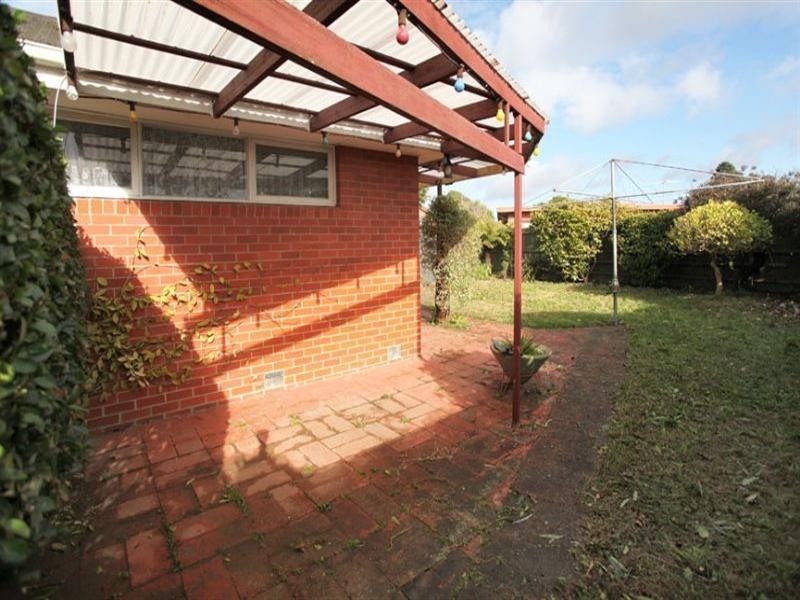 24 Le Gallienne Crescent, Mulgrave VIC 3170