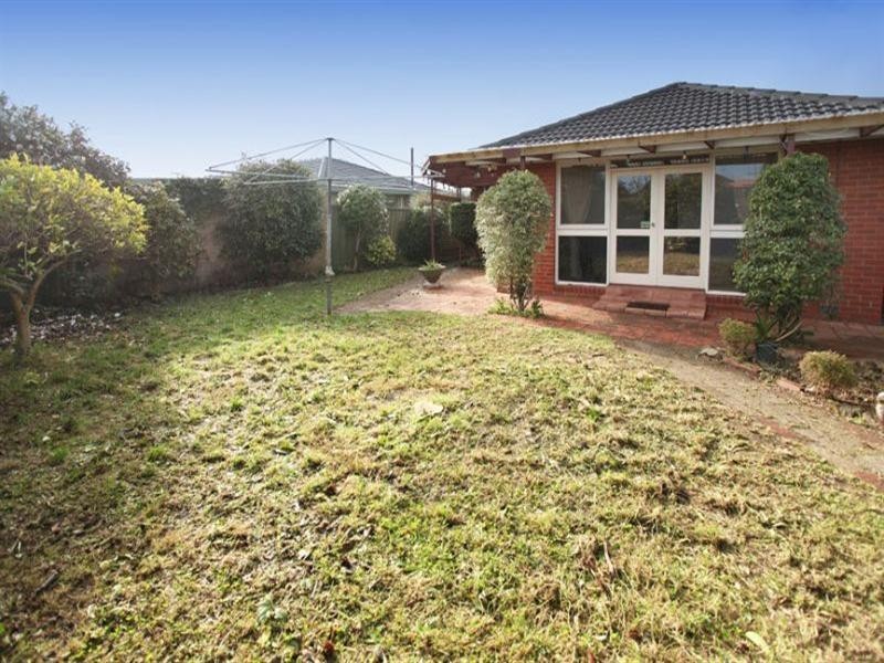 24 Le Gallienne Crescent, Mulgrave VIC 3170