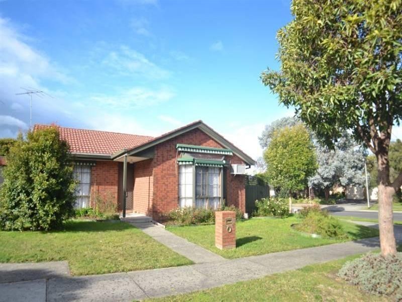 1/2 Tourmaline Crescent, Wheelers Hill VIC 3150