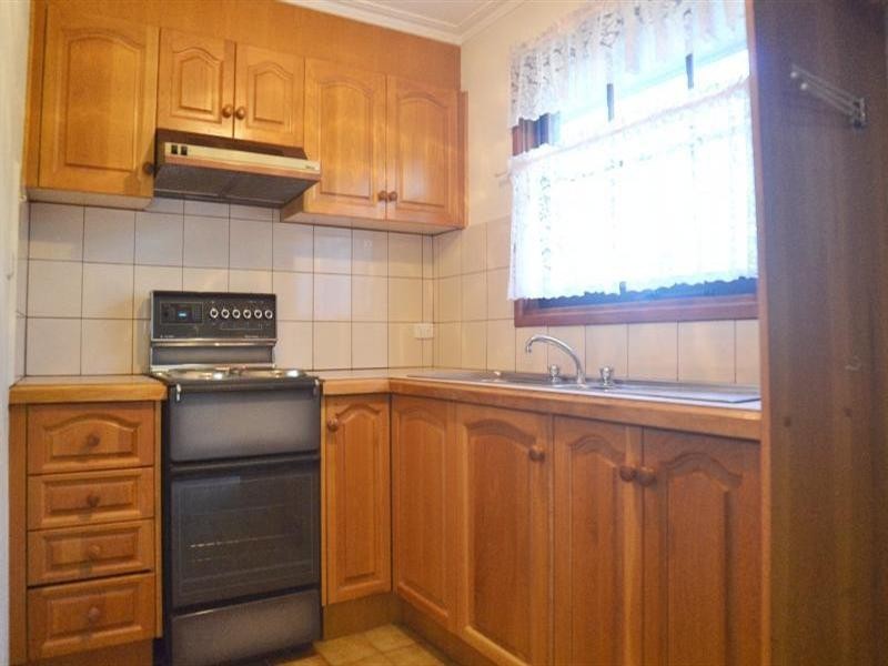 1/2 Tourmaline Crescent, Wheelers Hill VIC 3150