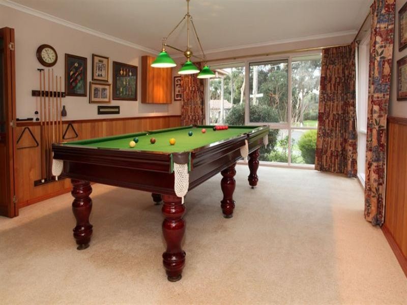 49 Mary Avenue, Wheelers Hill VIC 3150