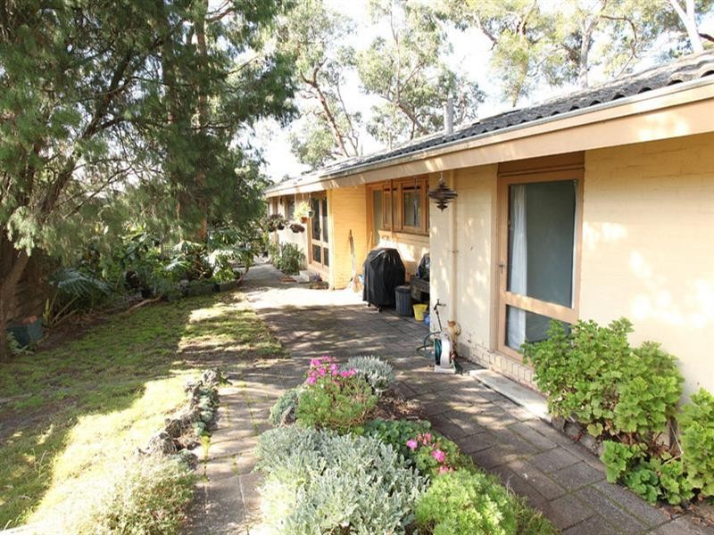 15 Compton Street, Glen Waverley VIC 3150