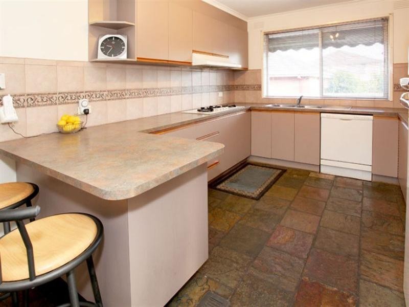 2 Rangoon Court, Mulgrave VIC 3170