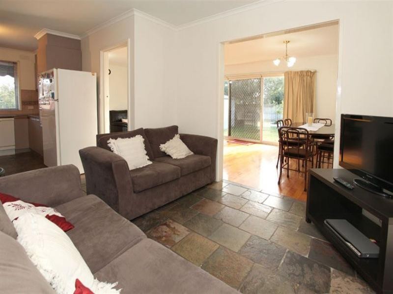 2 Rangoon Court, Mulgrave VIC 3170