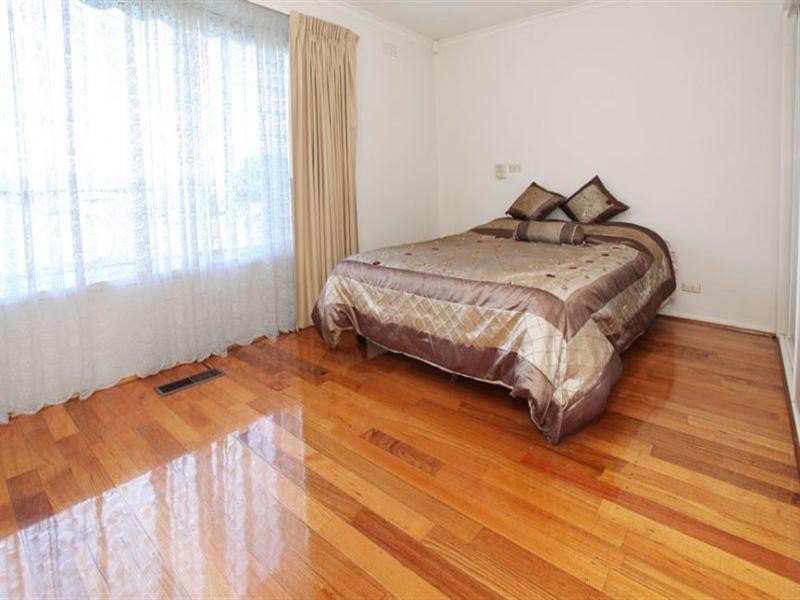 2 Rangoon Court, Mulgrave VIC 3170