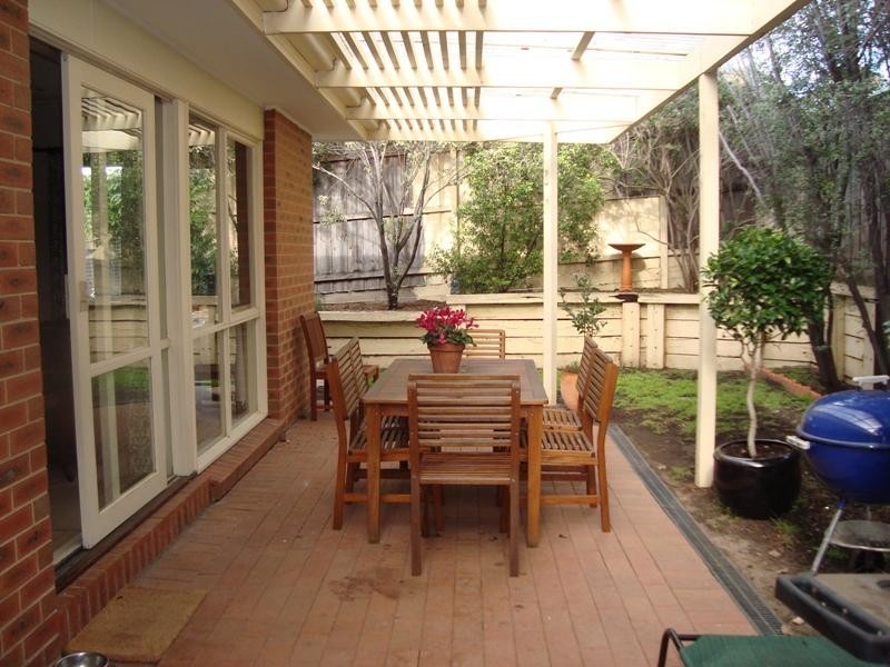 24 Hutchinson Drive, Kew VIC 3101