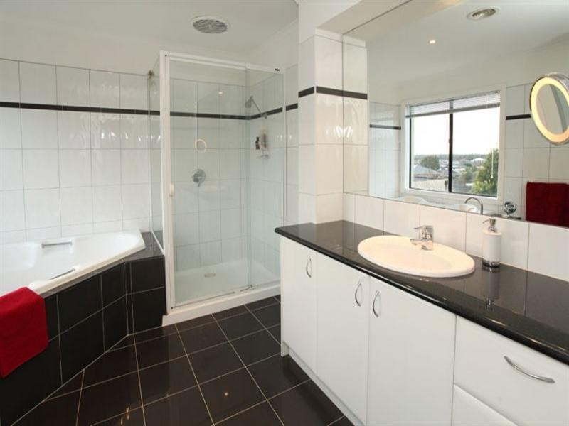 66 Grange Drive, Lysterfield VIC 3156